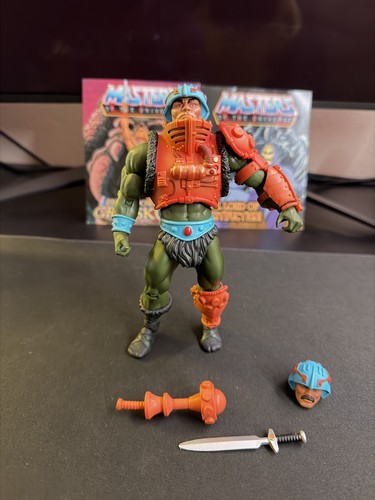 Motuc man arms komplett - man-at-arms,